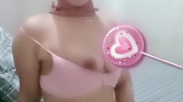 Bokep Indo Gomez Jilbab Nakal Bodi Seksi Pake Rok Mini