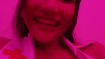 Sunflo Jadi Perawat Suster Binal Live