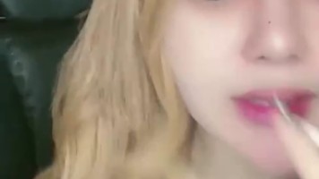 Arum Gaya Rambut Blonde Ebot Bugil ID 72391227 Mango