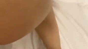 Desahan Pembantu Berjilbab Bikin Enak