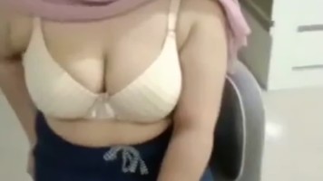 Rare! Sepongan Cewek Jilbabers Pink Si Cantik Lagi Viral